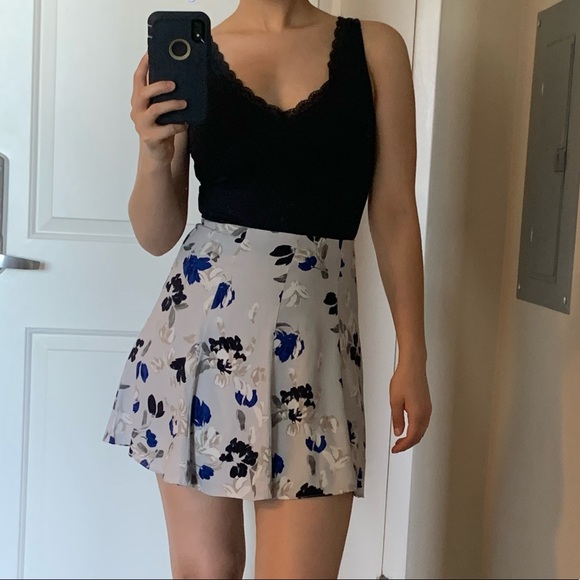 Banana Republic Summer Flower Skirt - Picture 2 of 13